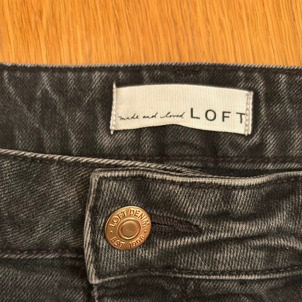 Women's Ann Taylor LOFT Distressed Black Jeans - Picture 2 of 7
